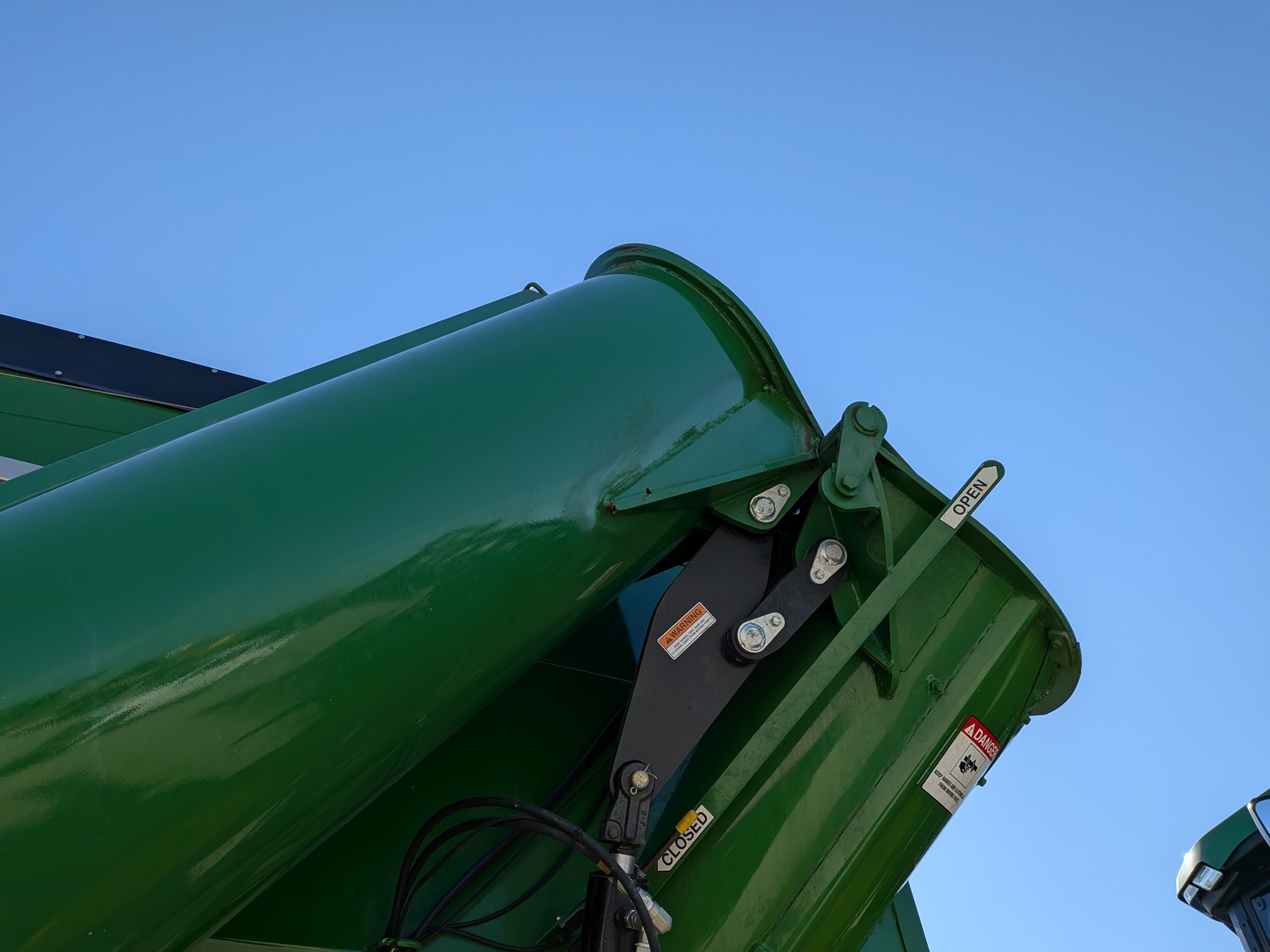 2018 J&M 1112 at Heritage Tractor in Roanoke, IL