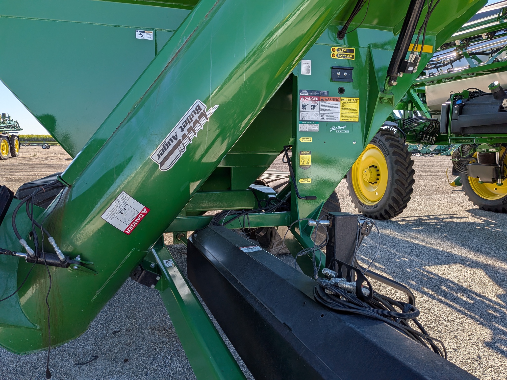  2018 J&M 1112 at Heritage Tractor in Roanoke, IL