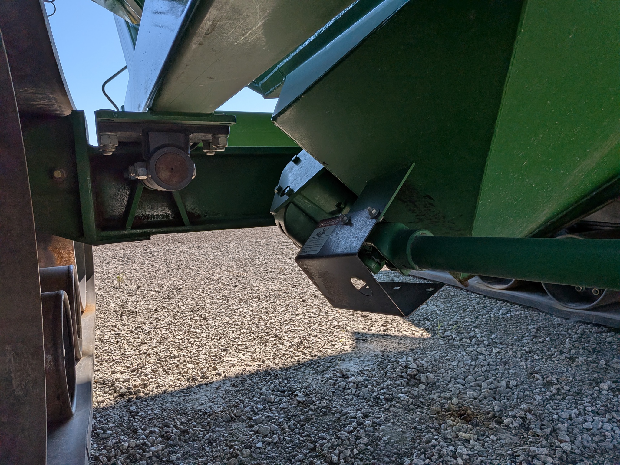  2018 J&M 1112 at Heritage Tractor in Roanoke, IL