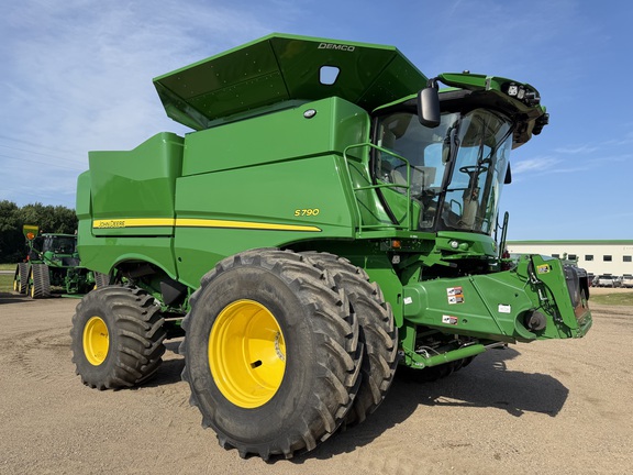  John Deere S790
