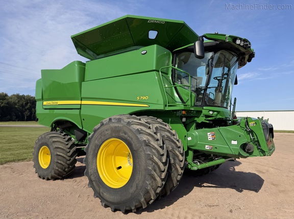  John Deere S790