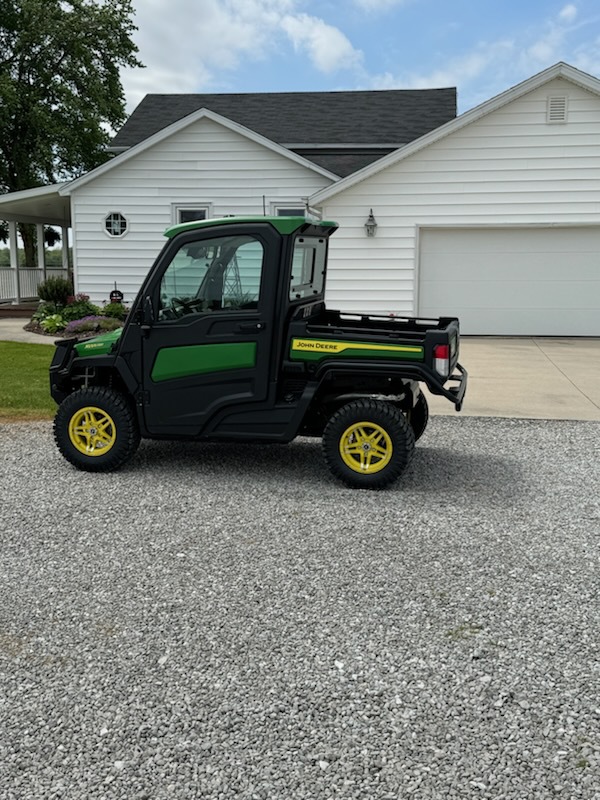 2024 John Deere XUV 835R Image 10
