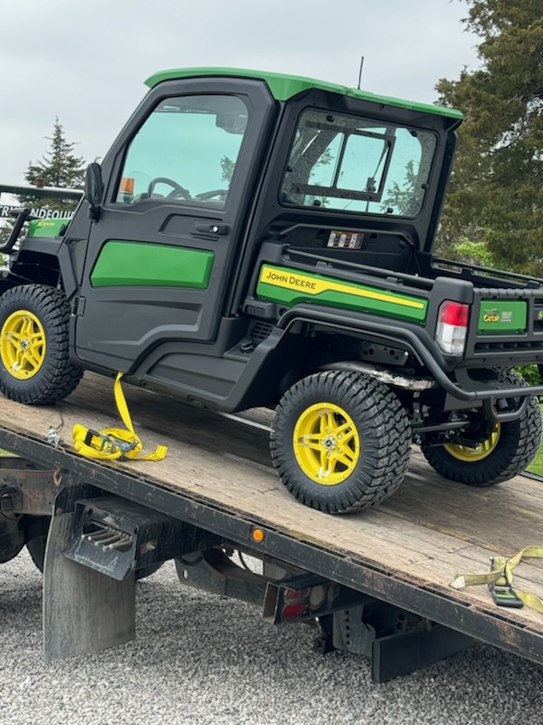 2024 John Deere XUV 835R Image 6