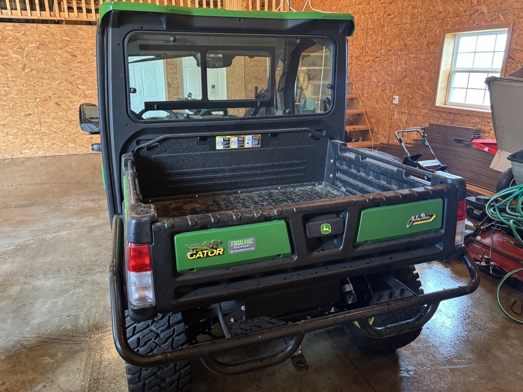 2024 John Deere XUV 835R Image 4