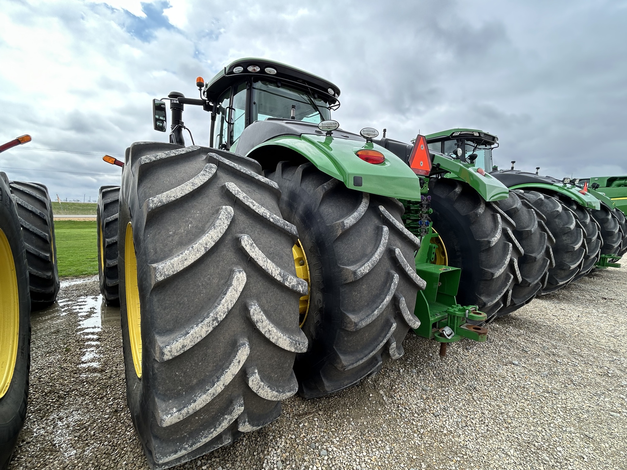  2021 John Deere 9520R at Heritage Tractor in Dixon, IL