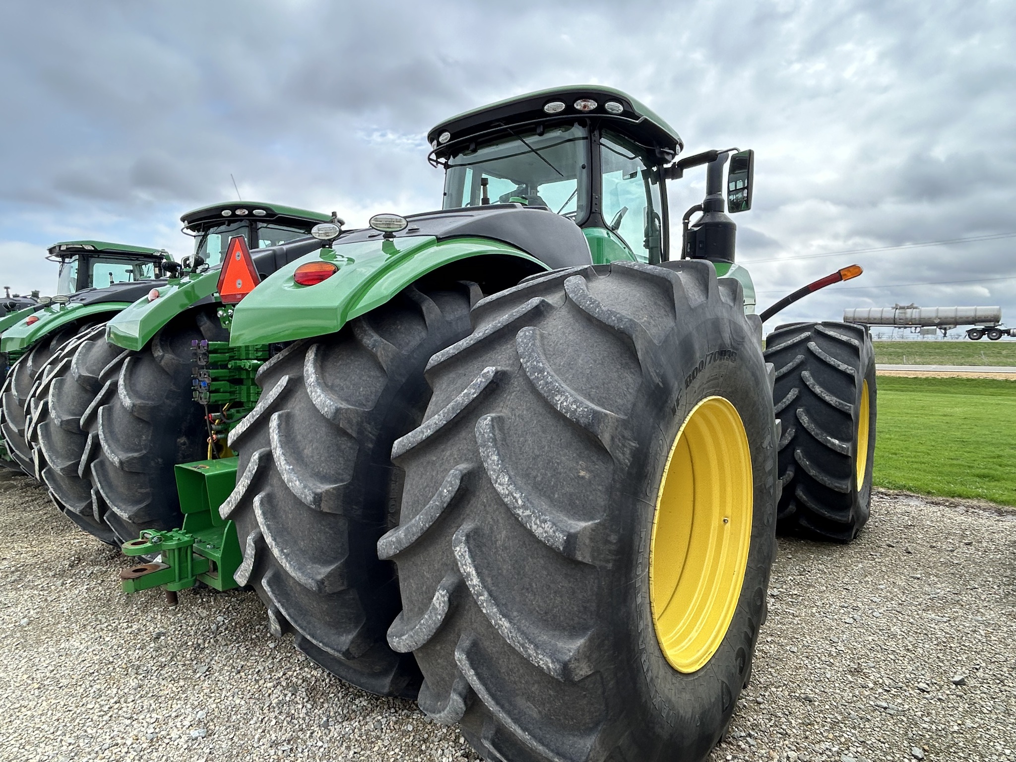  2021 John Deere 9520R at Heritage Tractor in Dixon, IL