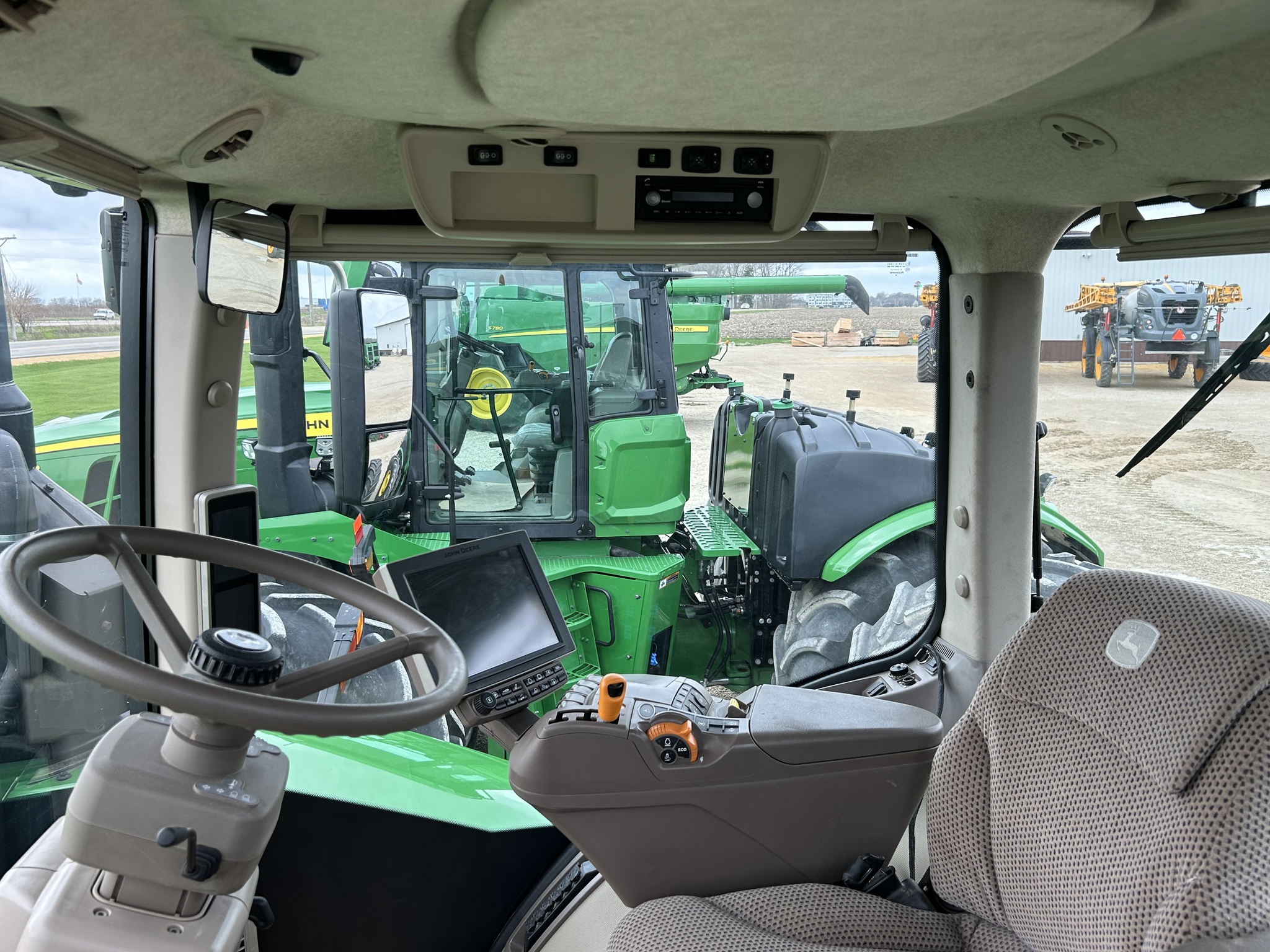  2021 John Deere 9520R at Heritage Tractor in Dixon, IL