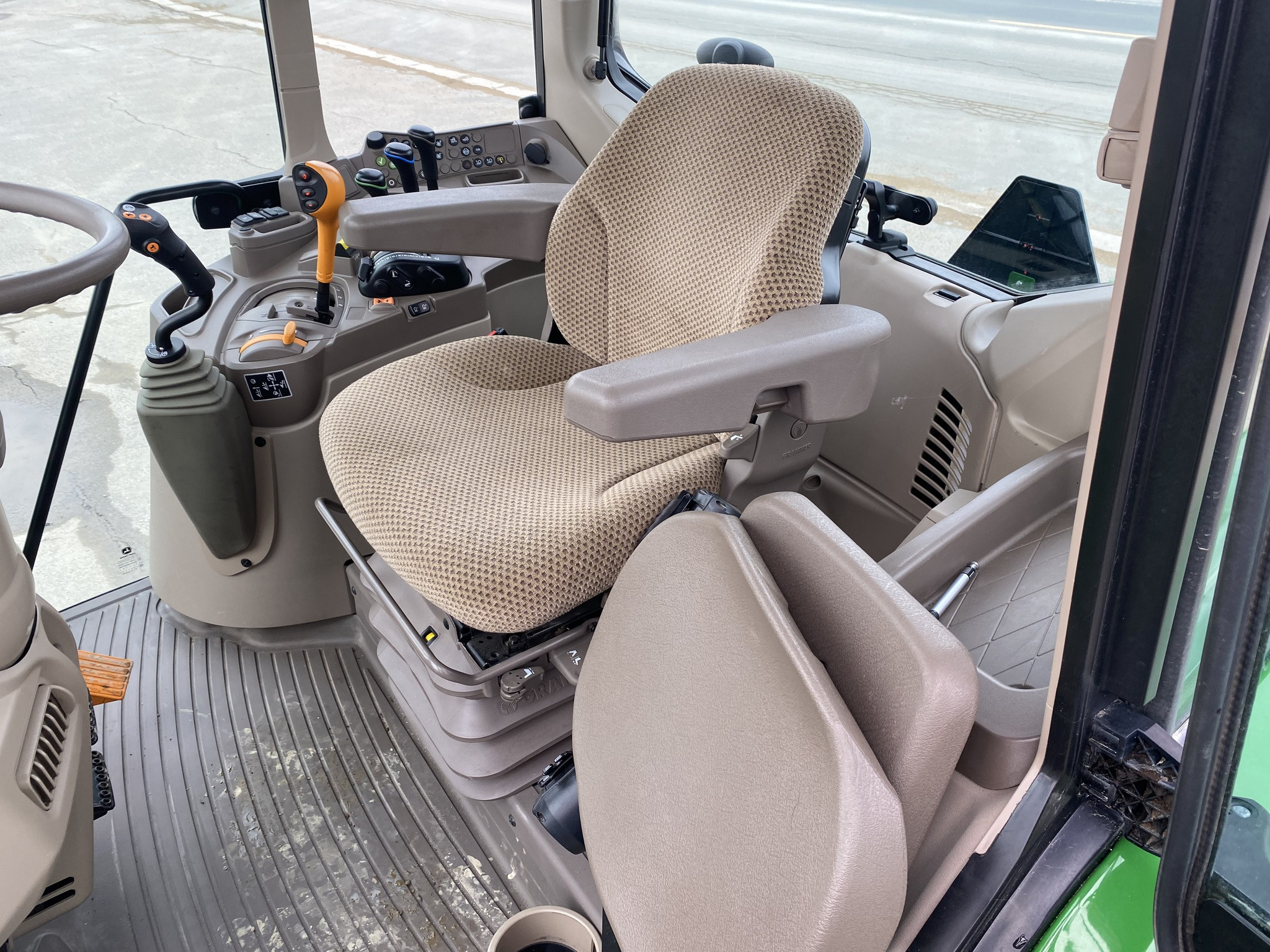 2024 John Deere 6120M Image 12