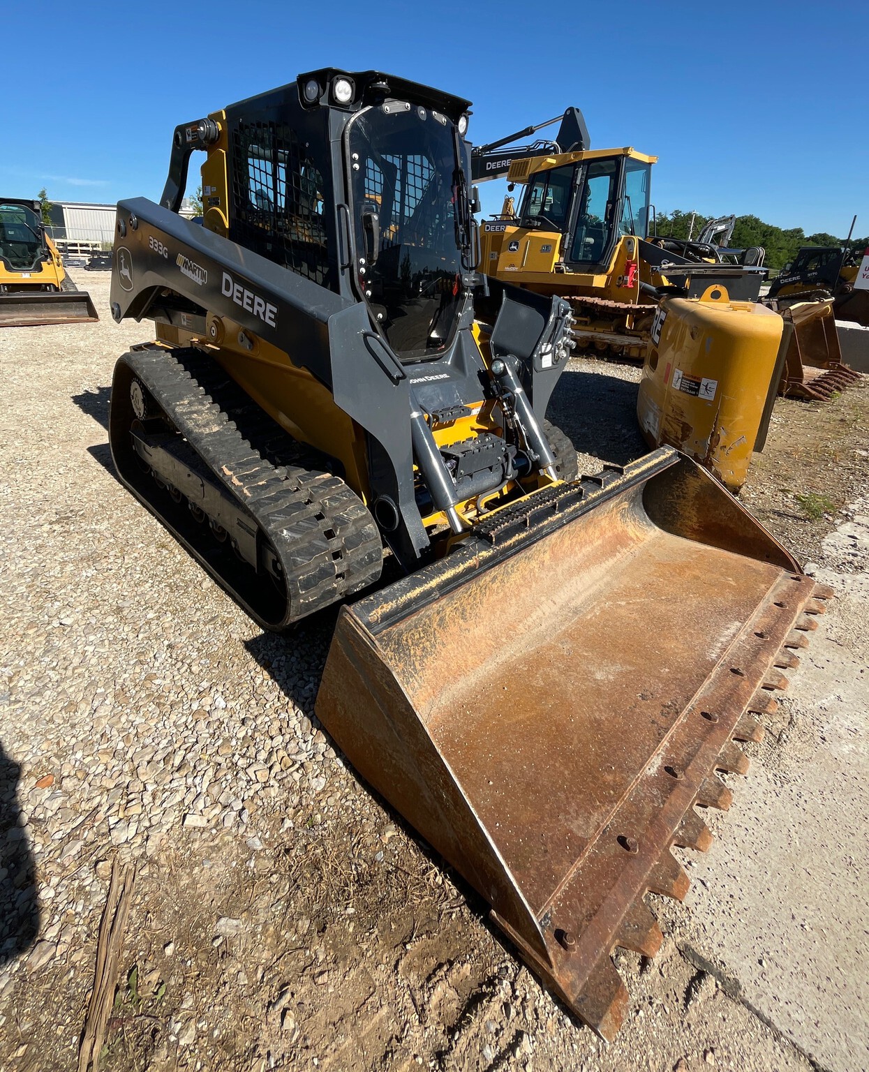 2024 John Deere 333G Image 3