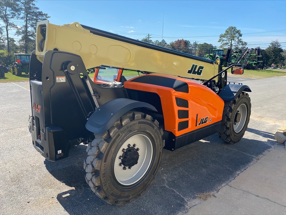 2025 JLG 742 Image 6