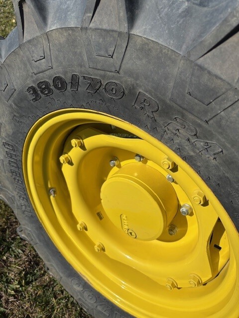 2022 John Deere 5115M Image 10