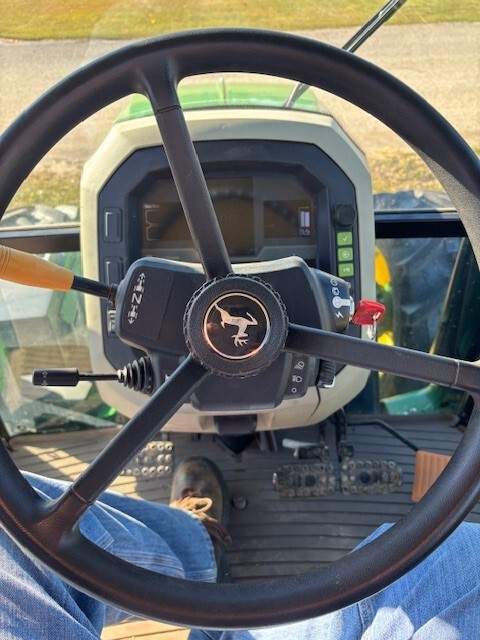 2022 John Deere 5115M Image 6