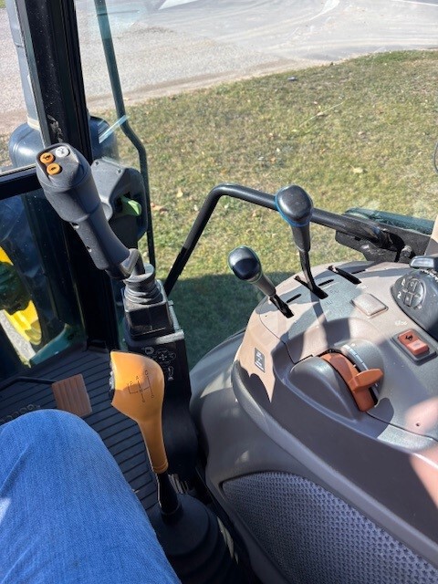 2022 John Deere 5115M Image 5