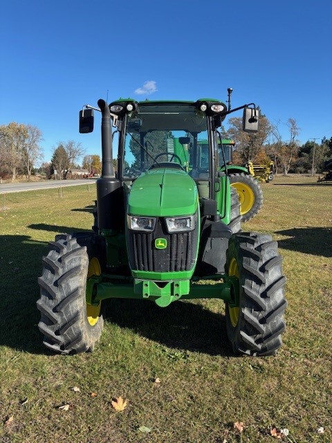 2022 John Deere 5115M Image 2