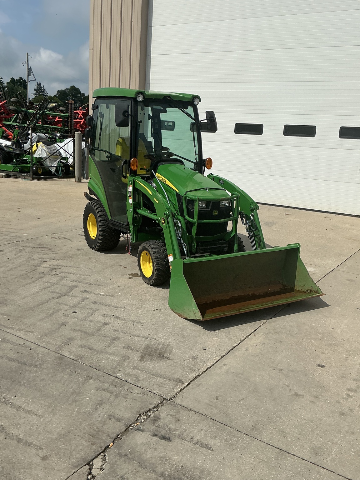 2022 John Deere 1025R Image 1