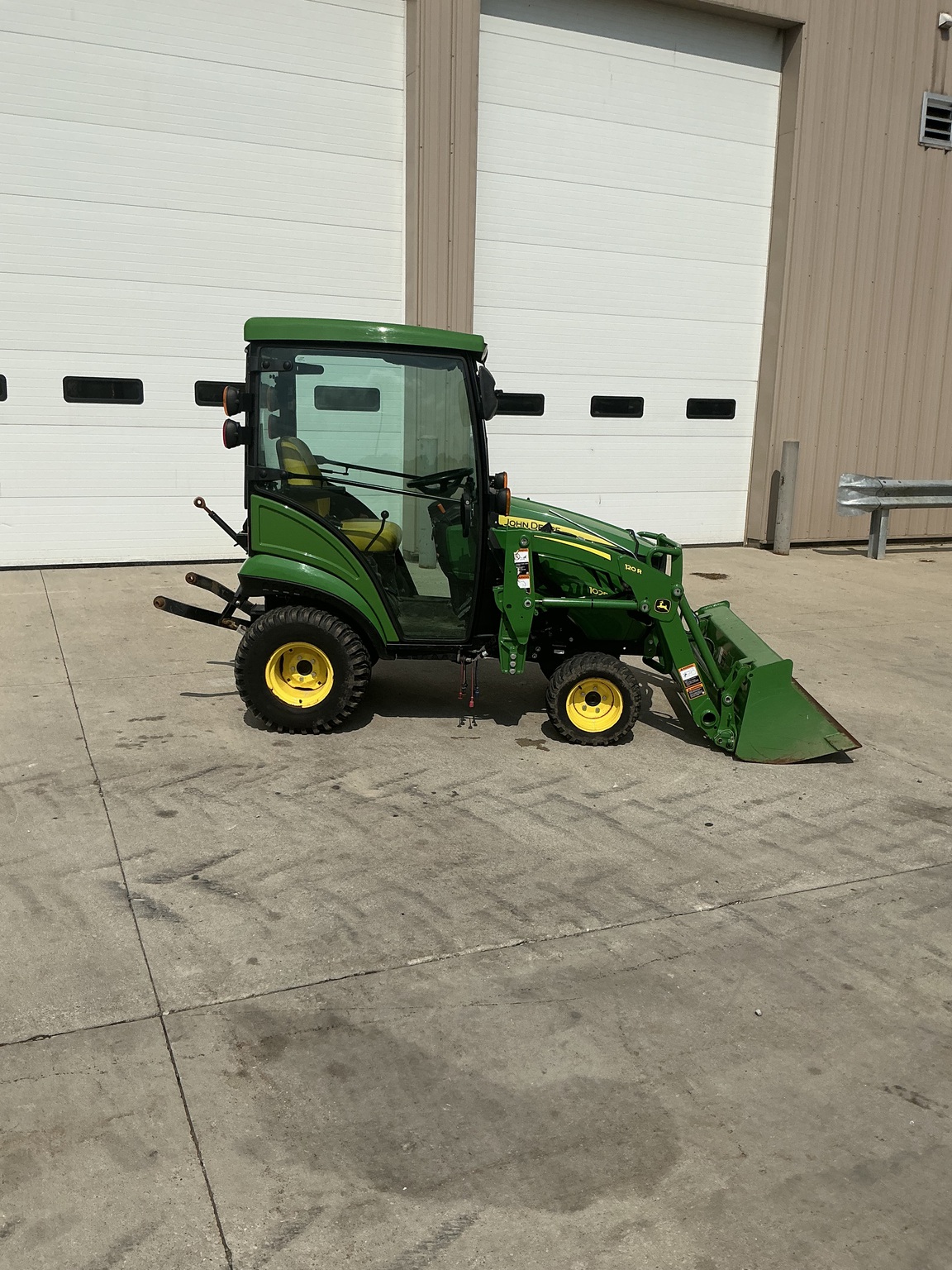 2022 John Deere 1025R Image 3