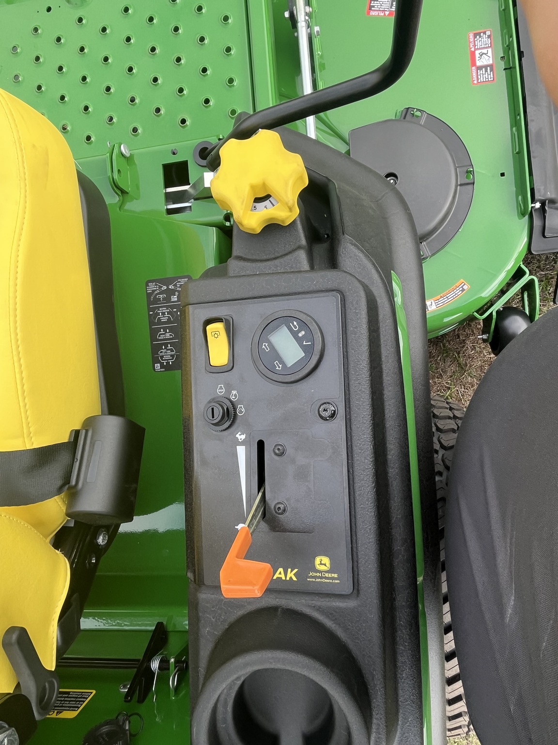 2025 John Deere Z997R Image 7