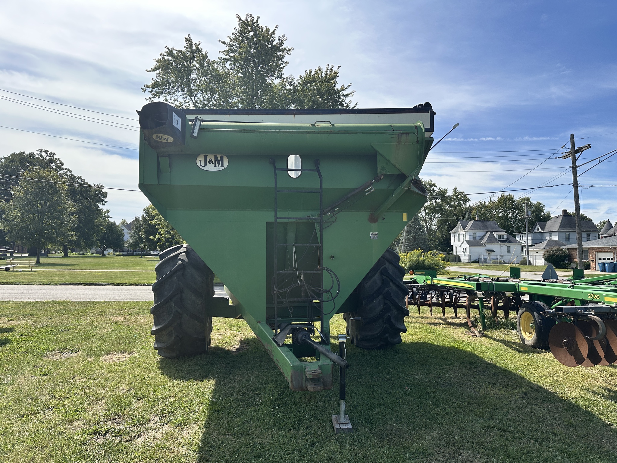  2007 J&M 750 at Heritage Tractor in Pontiac, IL