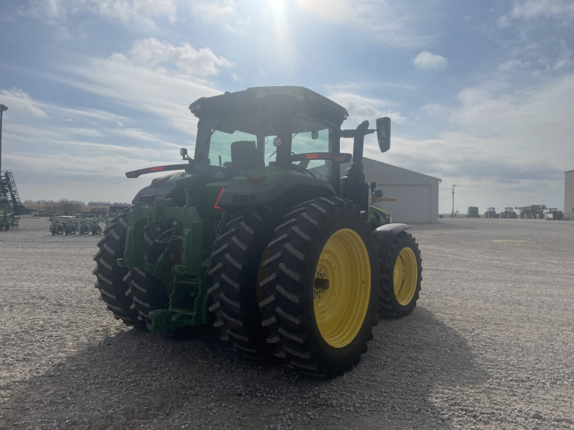 2024 John Deere 8R 310 Image 4