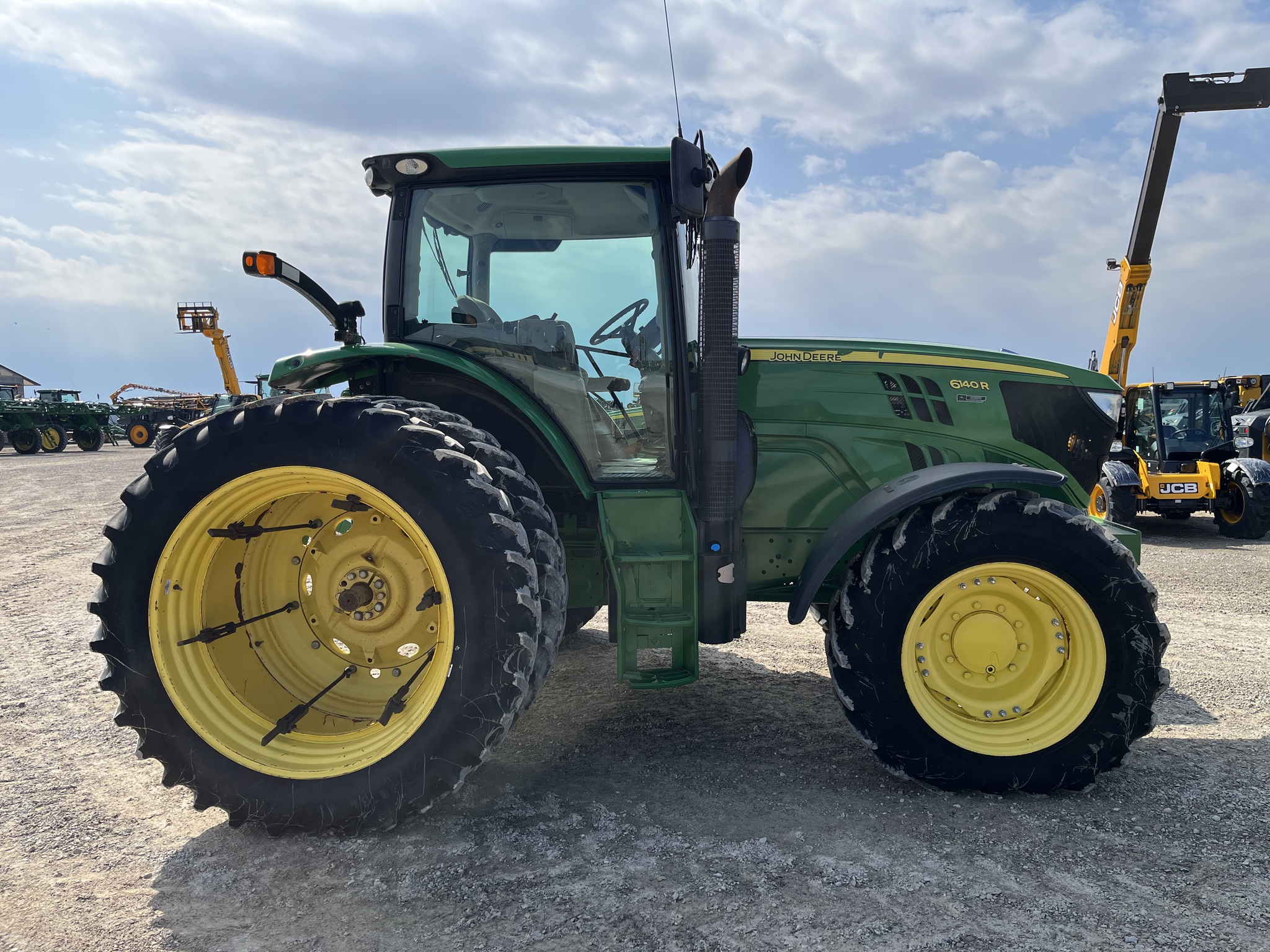 2013 John Deere 6140R Row Crop Tractors