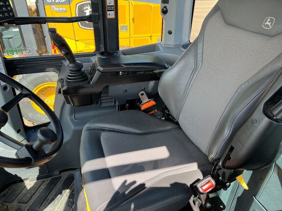 2024 John Deere 544P