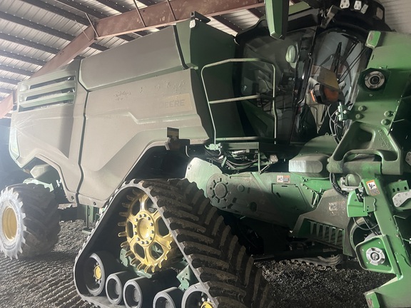 Photo of 2025 John Deere X9 1000