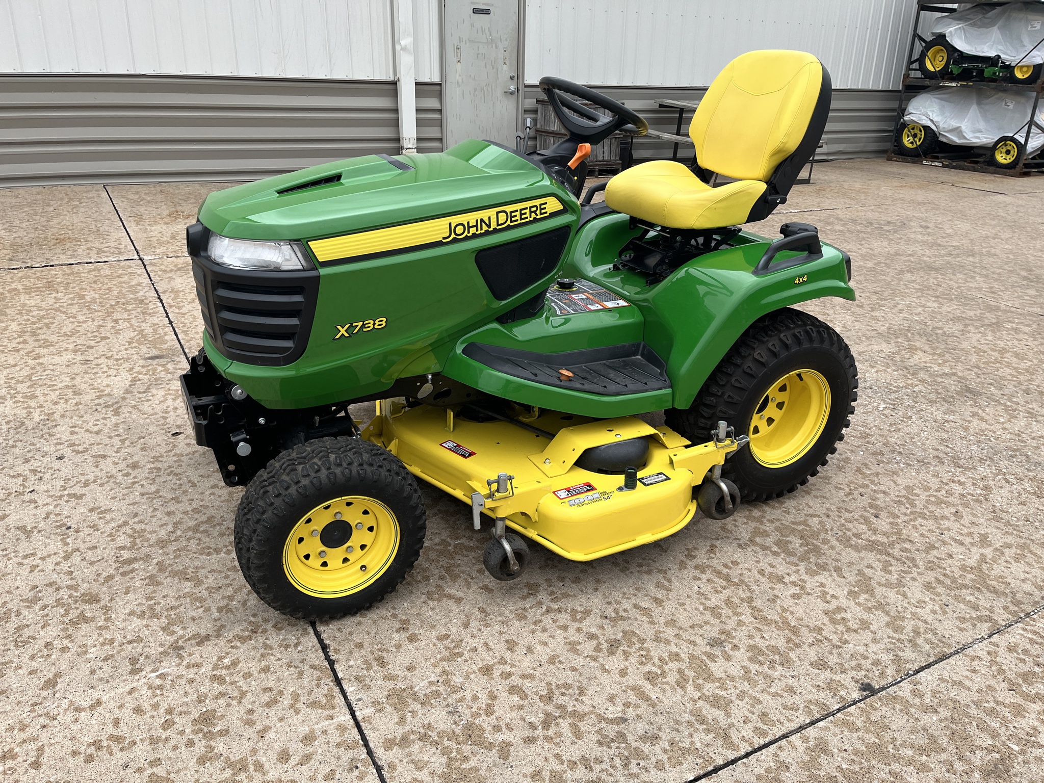 2016 John Deere X738 Image 1