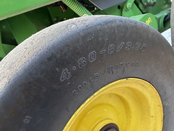 2020 John Deere 560M - Photo8