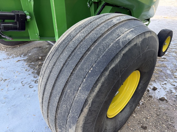 2020 John Deere 560M - Photo12