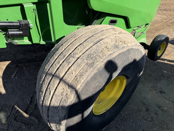 2020 John Deere 560M - Photo13