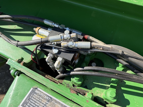 2020 John Deere 560M - Photo17