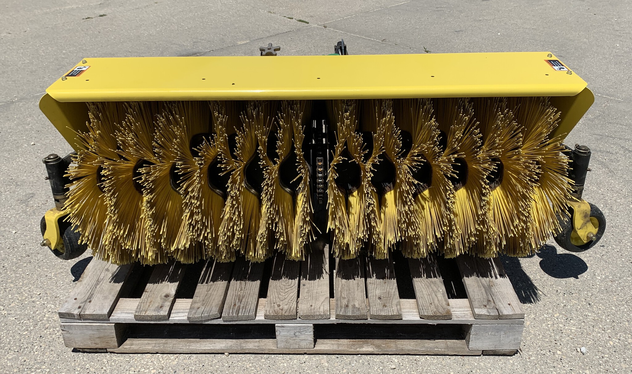 John Deere 52 rotary broom Image 2