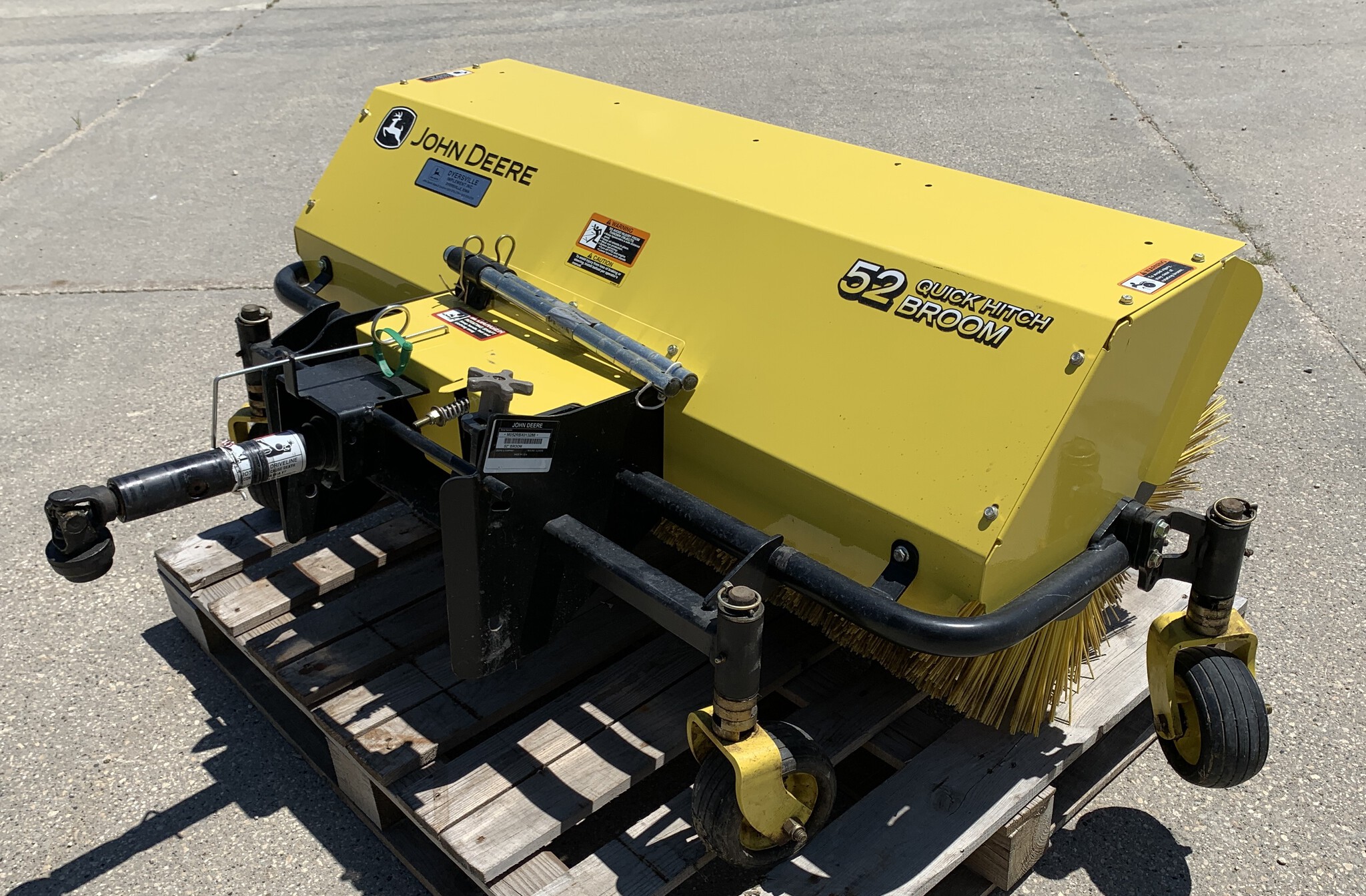 John Deere 52 rotary broom Image 6