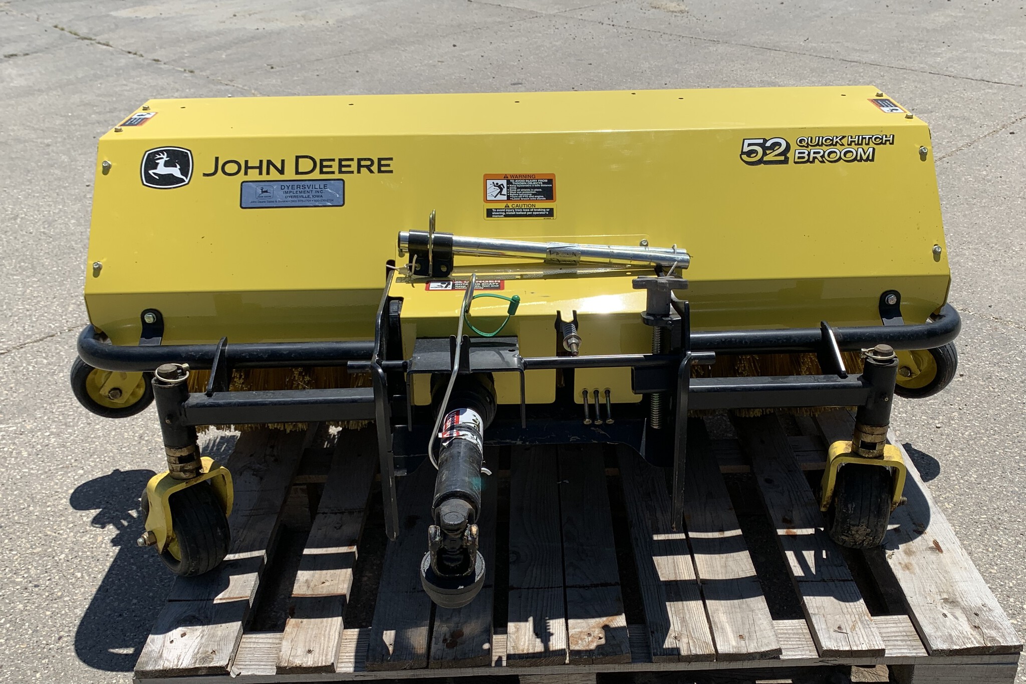 John Deere 52 rotary broom Image 5