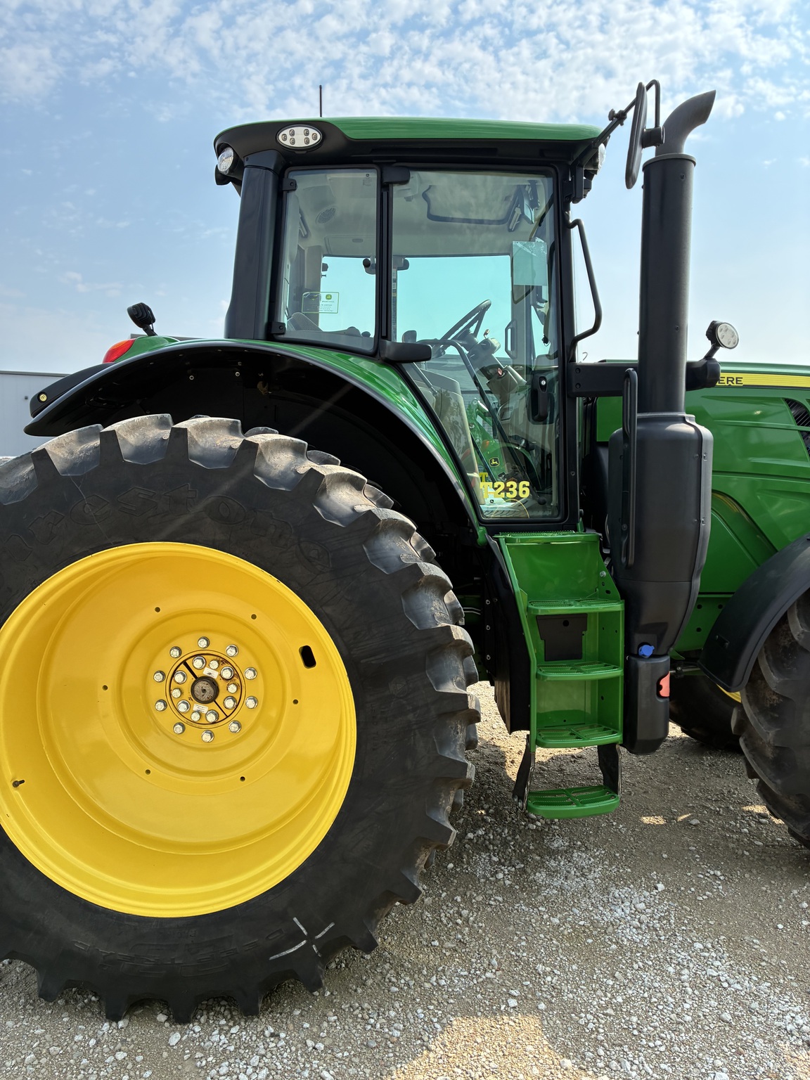 2023 John Deere 6175M Image 9