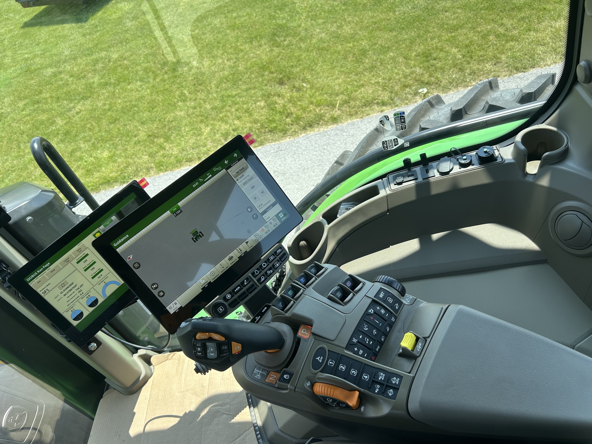 2024 John Deere 8R 310 Image 8