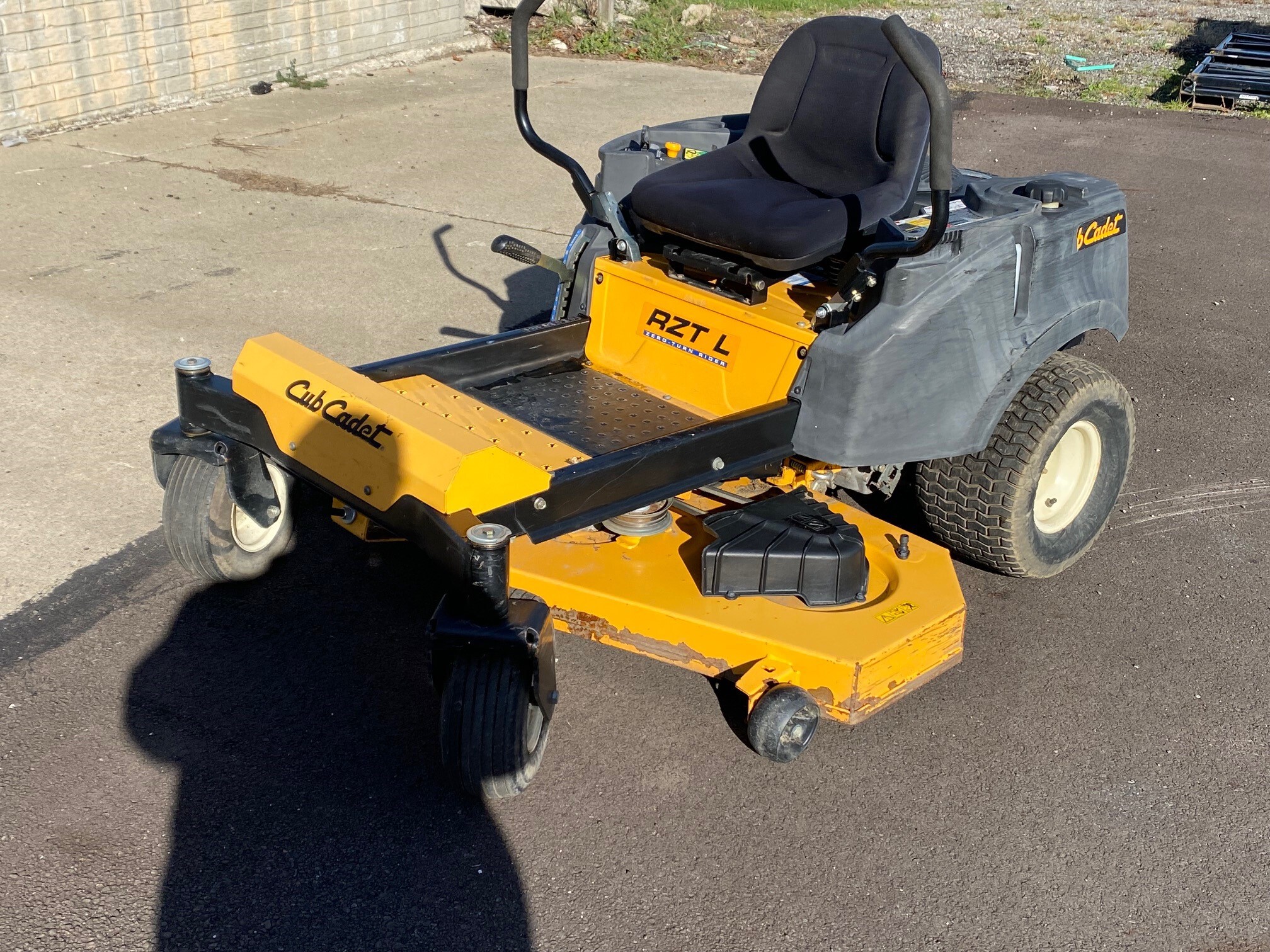 2015 Cub Cadet RZT L54 Fab Image 2