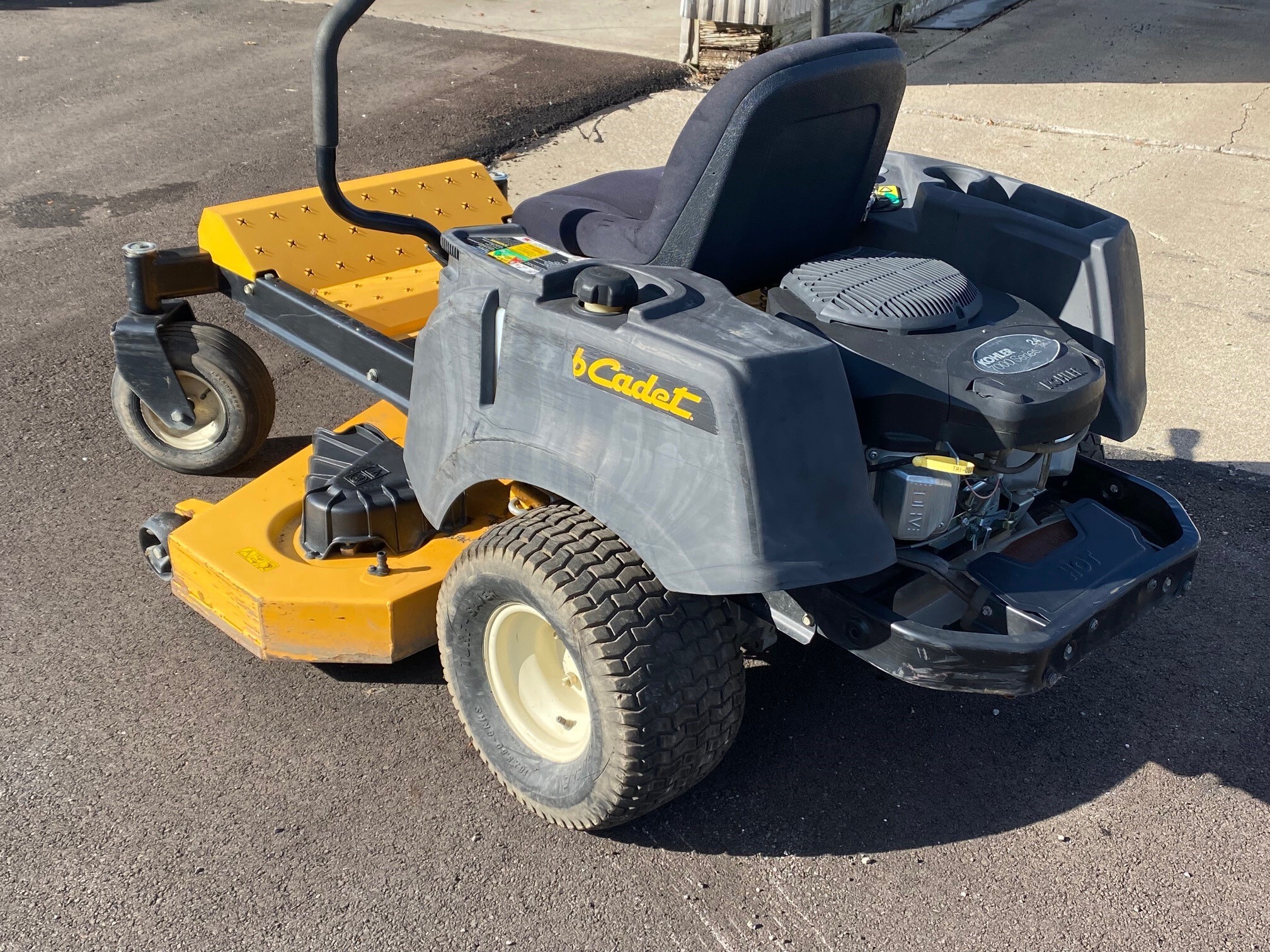 2015 Cub Cadet RZT L54 Fab Image 3