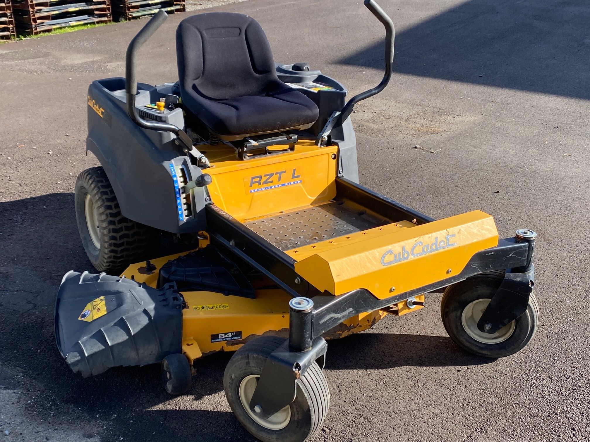2015 Cub Cadet RZT L54 Fab Image 1
