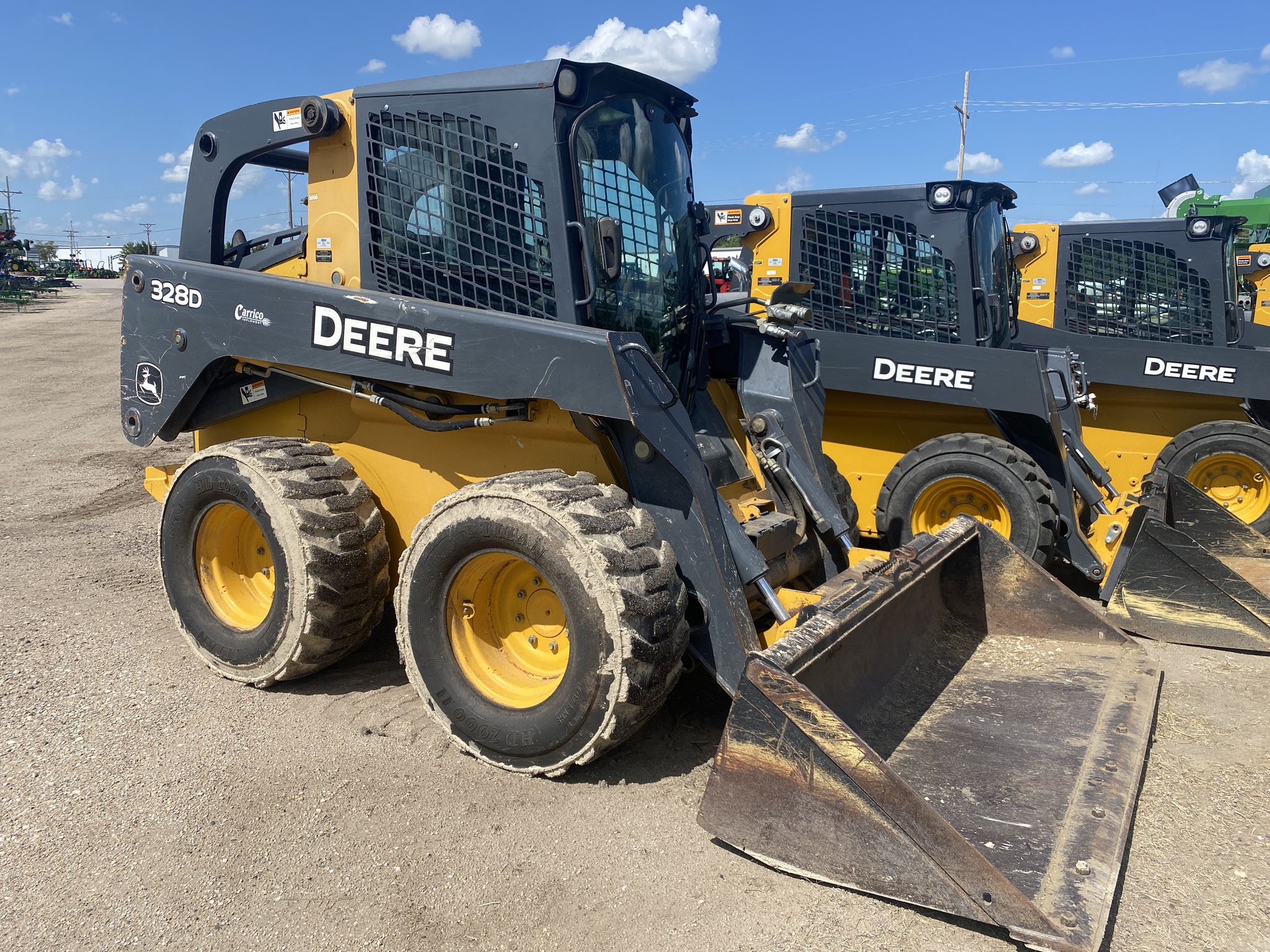 2011 John Deere 328D Image 3