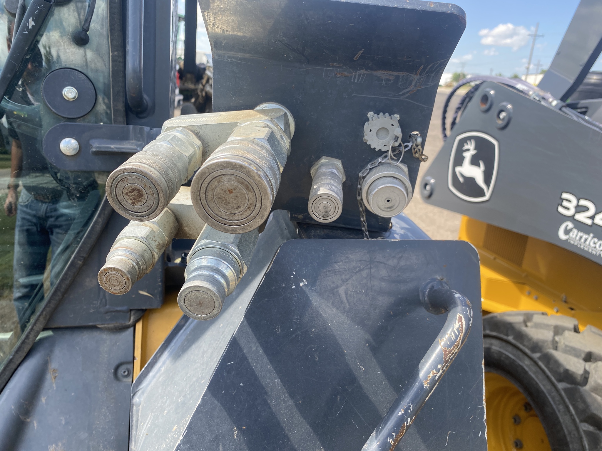 2011 John Deere 328D Image 8