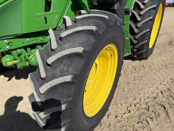 2025 John Deere 6R 165 - Photo10