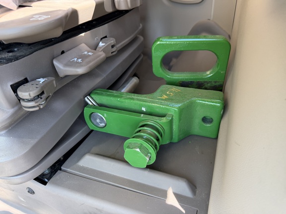 2025 John Deere 6R 165 - Photo24