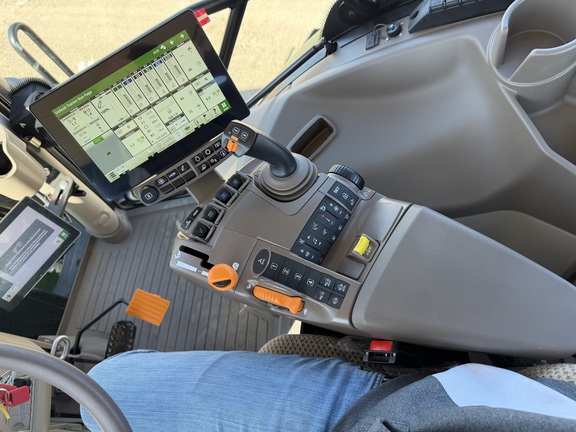 2025 John Deere 6R 165 - Photo30