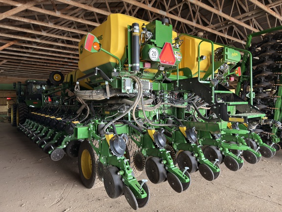 Photo of 2022 John Deere DB60