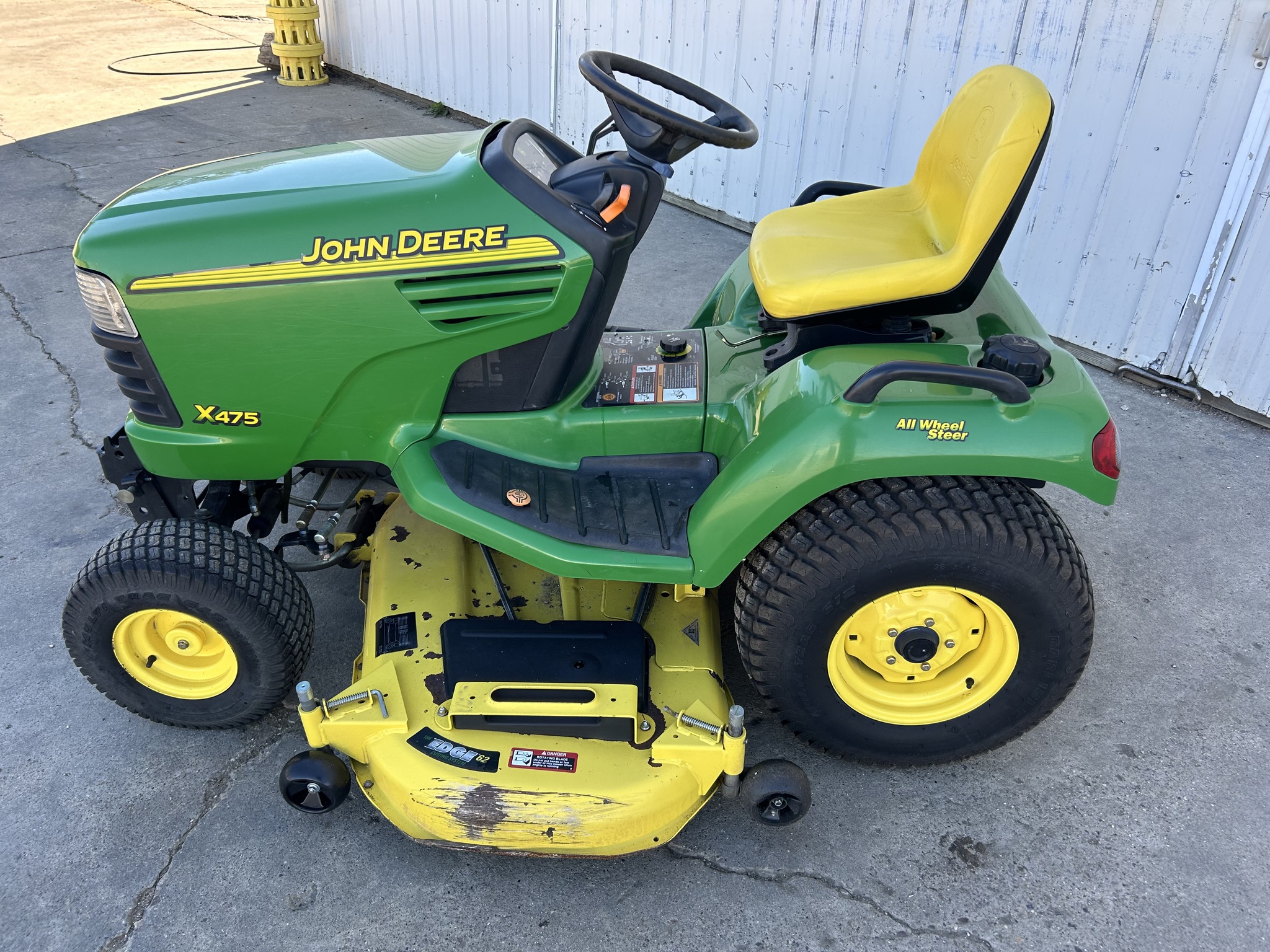 2003 John Deere X475 Image 4
