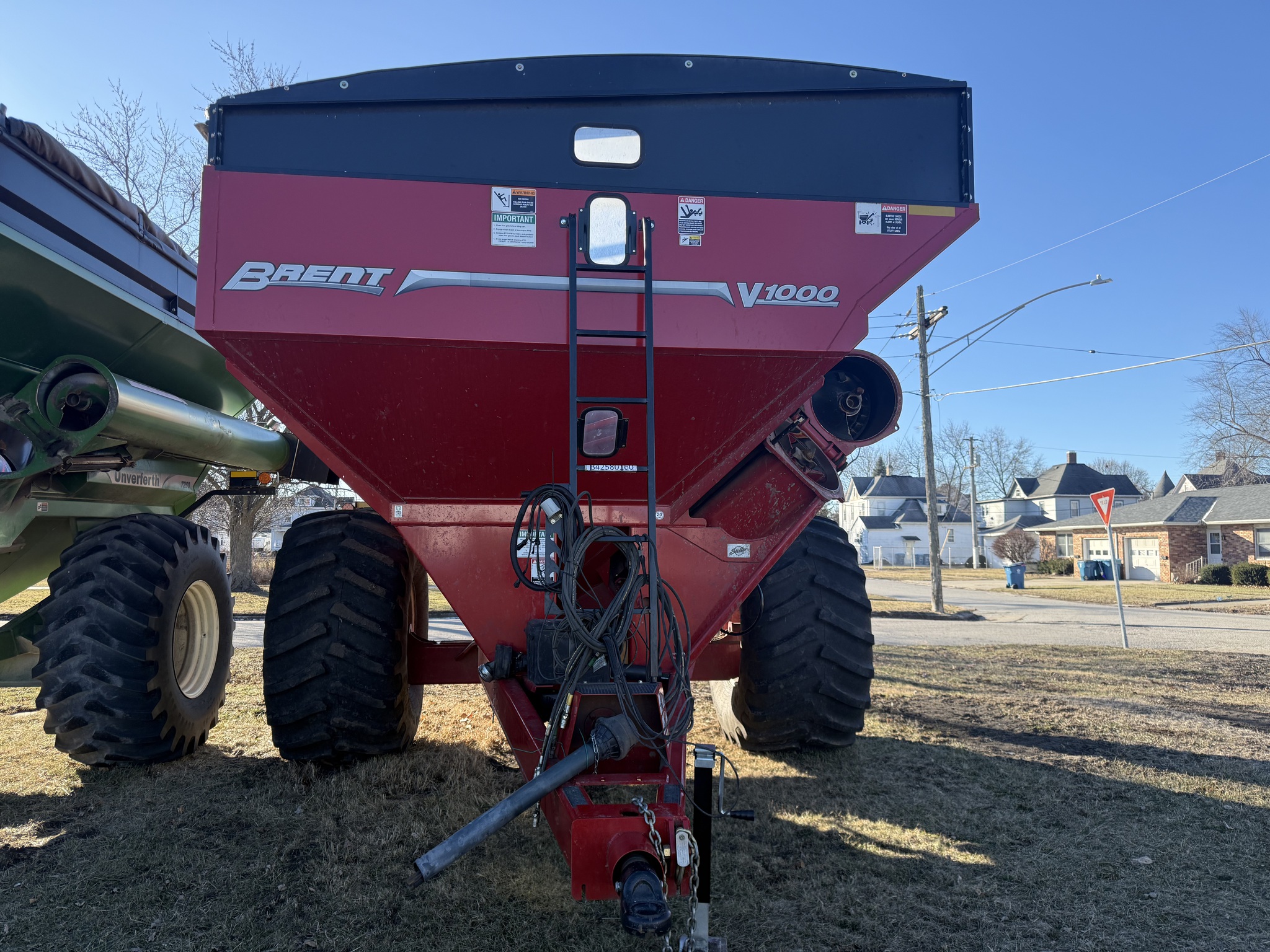  2022 Brent V1000 at Heritage Tractor in Pontiac, IL