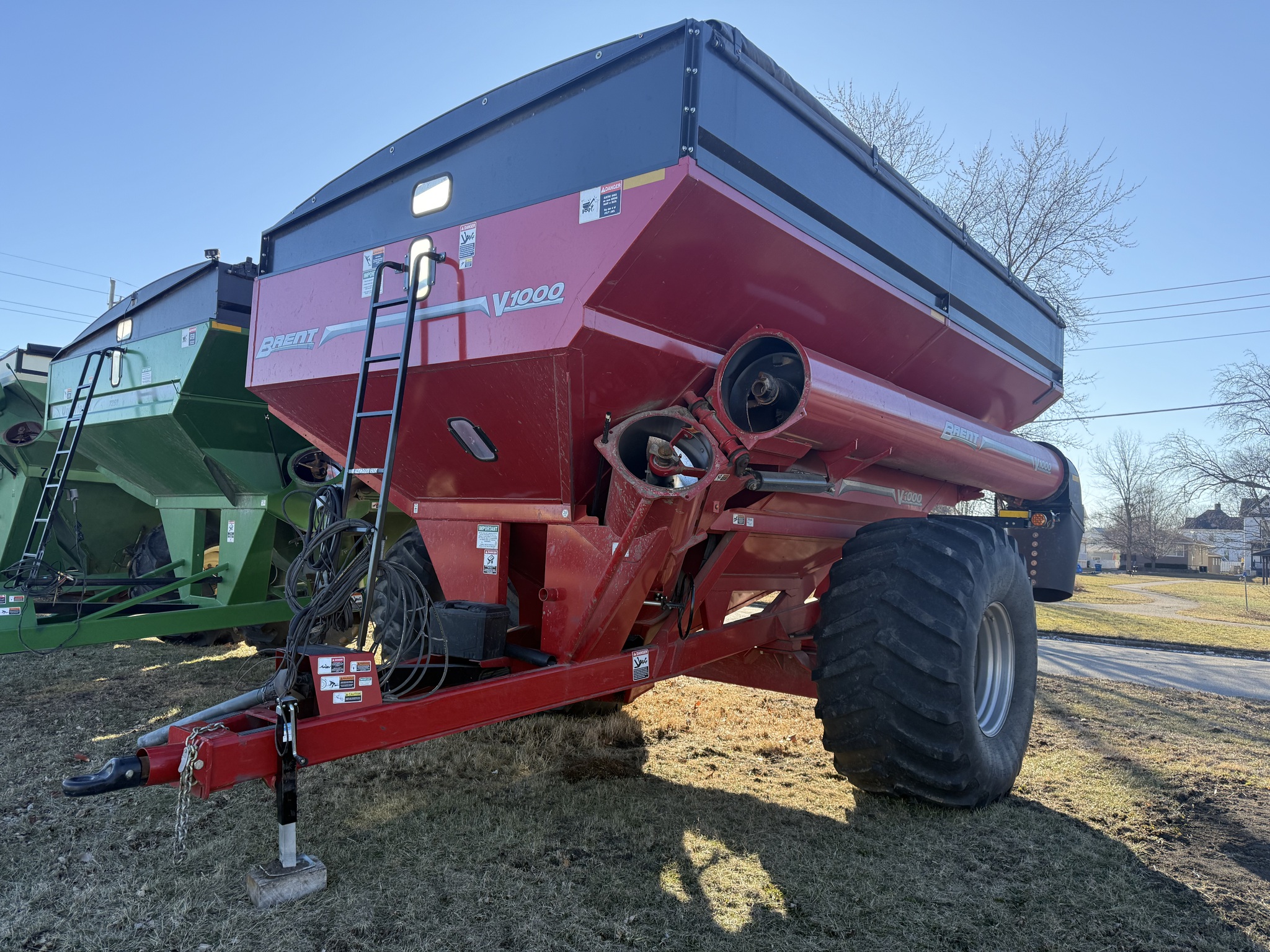  2022 Brent V1000 at Heritage Tractor in Pontiac, IL