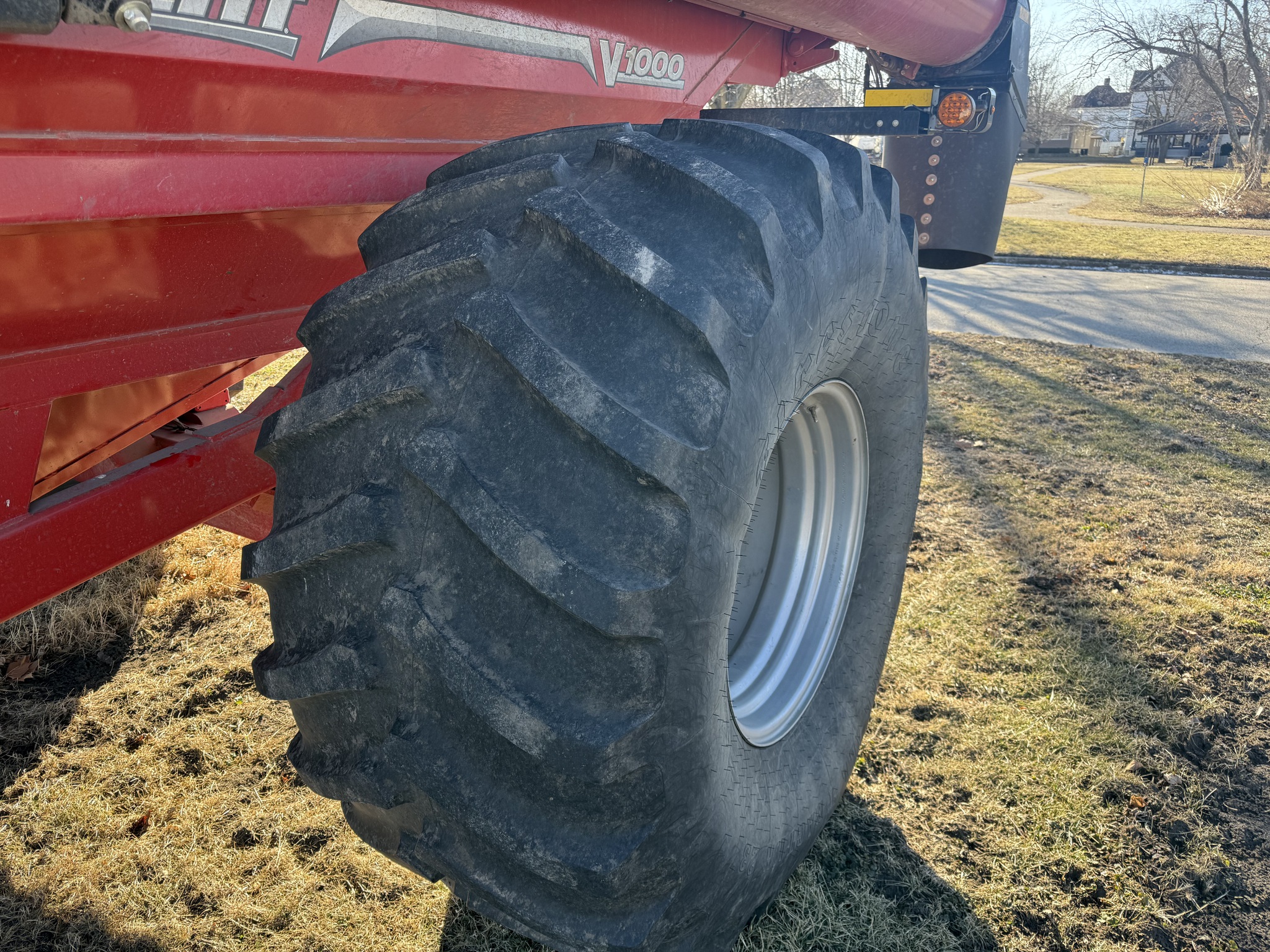  2022 Brent V1000 at Heritage Tractor in Pontiac, IL