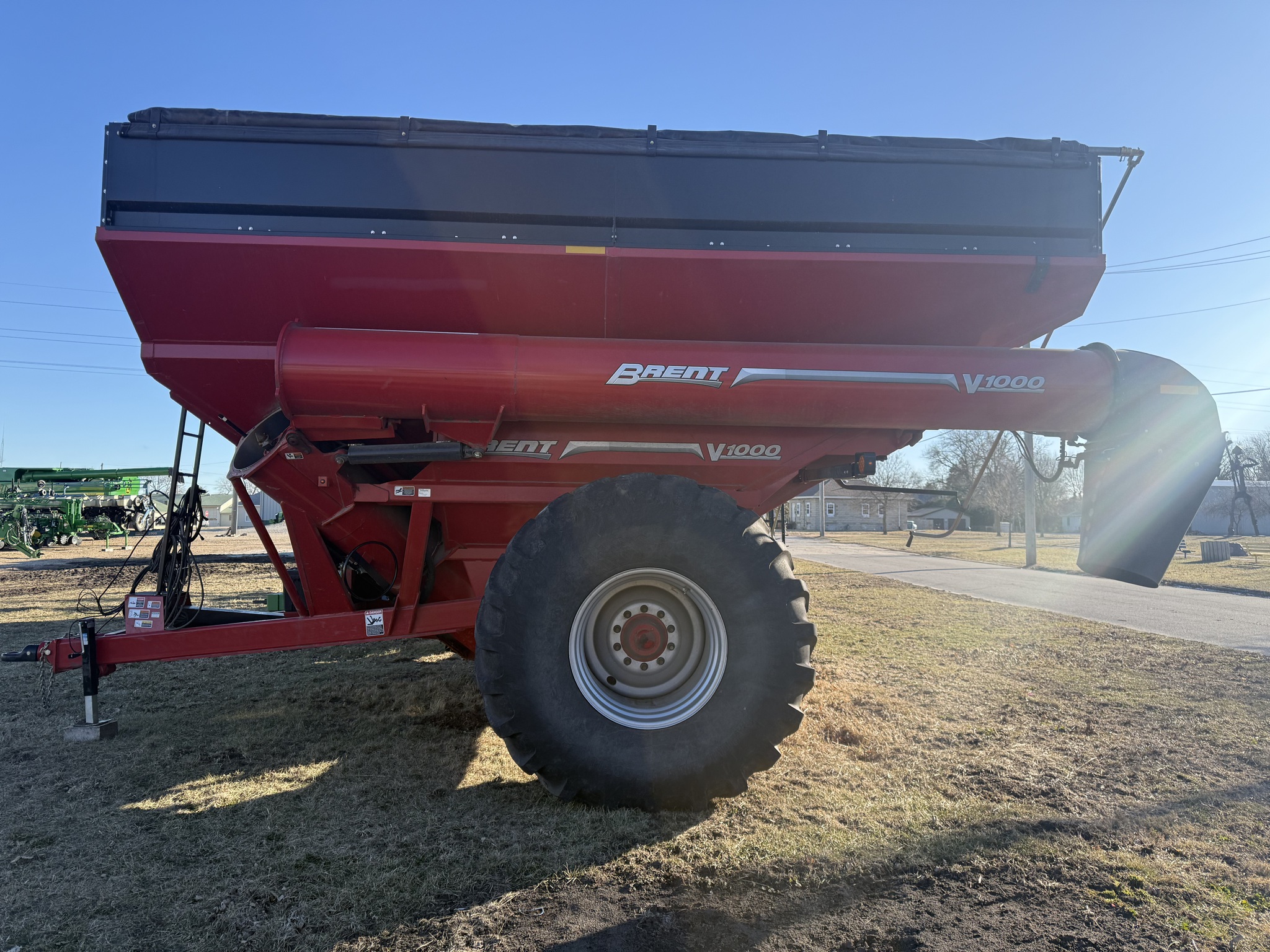  2022 Brent V1000 at Heritage Tractor in Pontiac, IL